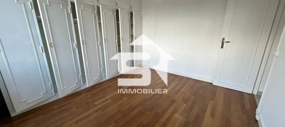 3 bedrooms House in Fontenay-sous-Bois, France No. 182546 5