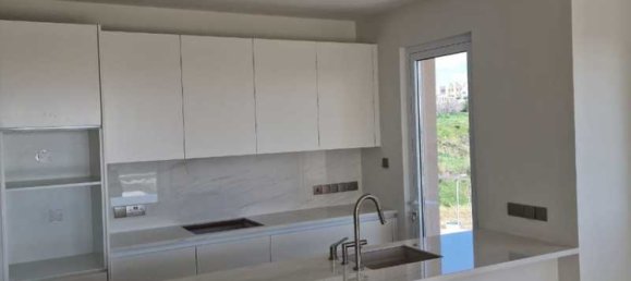 Квартира с 3 спальнями в Пафос, Кипр № 20552 4