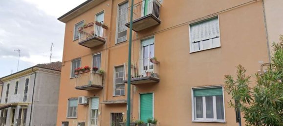 3 bedrooms Apartment in Casale Monferrato, Italy No. 364386 2