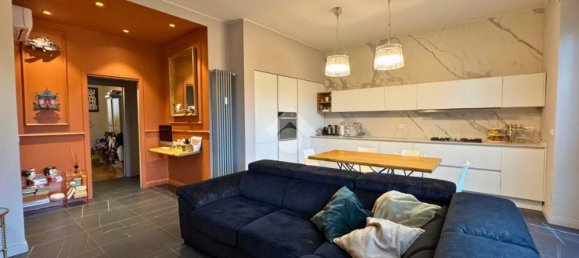 4 bedrooms Apartment in Turin, Italy No. 363181 3