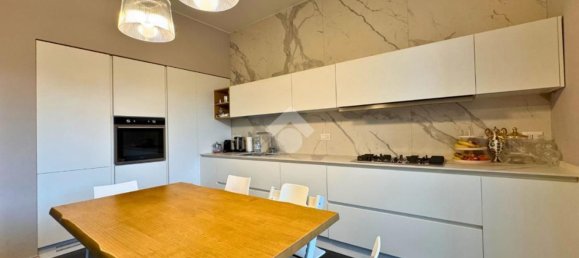 4 bedrooms Apartment in Turin, Italy No. 363181 7