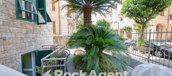 Oficina de 1 habitación en Chiavari, Italy No. 337443 2