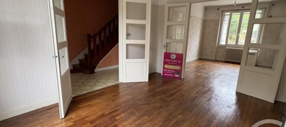 4 bedrooms House in Chateauroux, France No. 282100 3