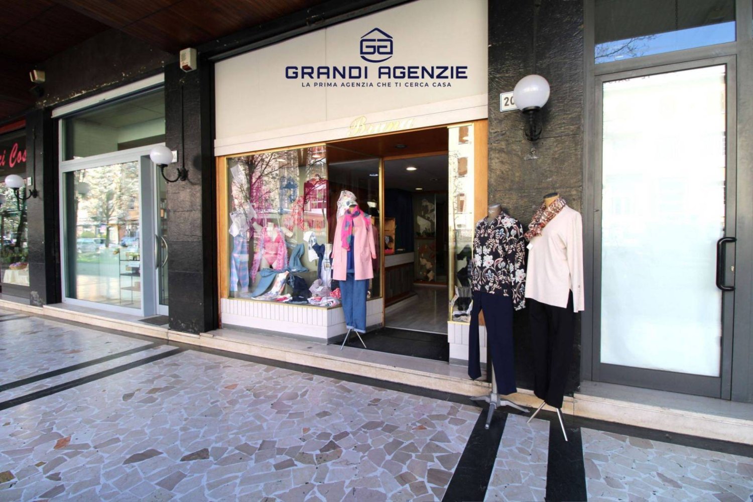 2 rooms Commercial property in Salsomaggiore Terme, Italy No. 114597