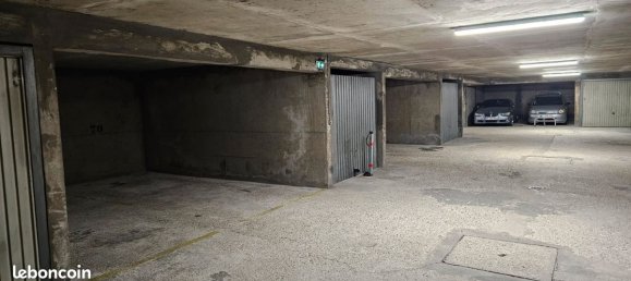 Parkplatz in Paris, France, Nr. 276318 3