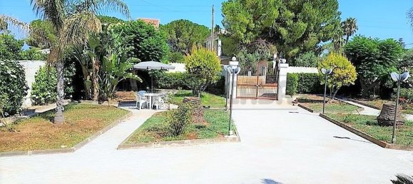 4 bedrooms Apartment in Syracuse, Italy No. 250569 3