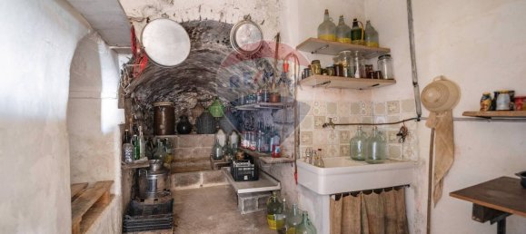 3 bedrooms House in Apiro, Italy No. 347642 4