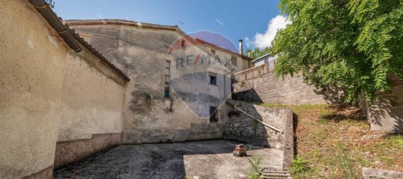 3 bedrooms House in Apiro, Italy No. 347642 16