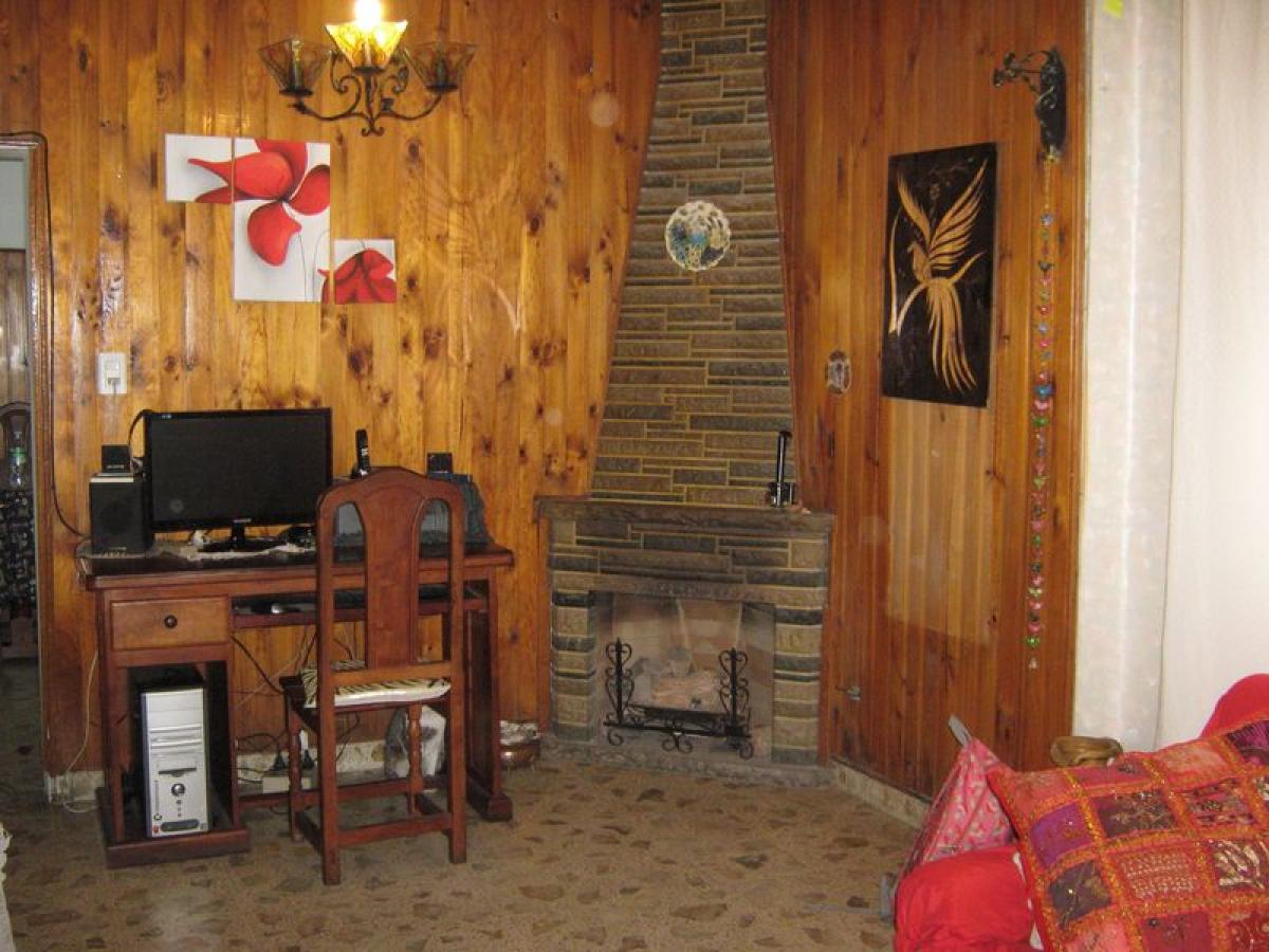 2 bedrooms House in Moron, Argentina No. 75973