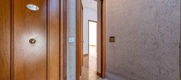 4-salle Appartement à Palermo, Italy No. 305269 5