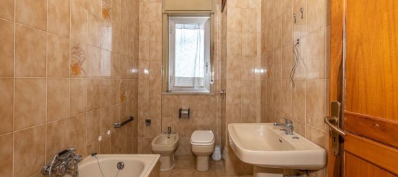 4-salle Appartement à Palermo, Italy No. 305269 12