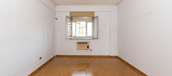 4-salle Appartement à Palermo, Italy No. 305269 15