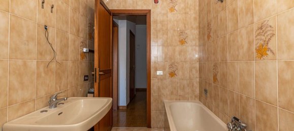 4-salle Appartement à Palermo, Italy No. 305269 13