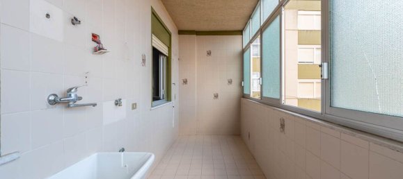 4-salle Appartement à Palermo, Italy No. 305269 22