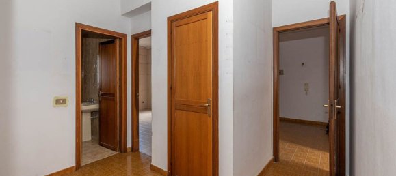 4-salle Appartement à Palermo, Italy No. 305269 10