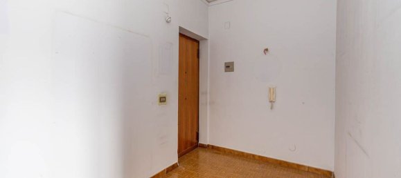 4-salle Appartement à Palermo, Italy No. 305269 7