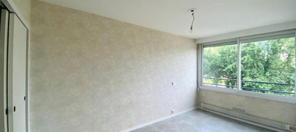 1 bedroom Apartment in Limoges, France No. 301173 3