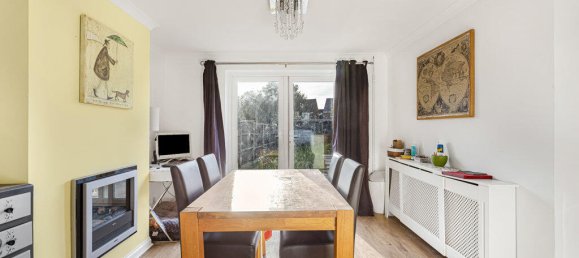 3 bedrooms House in Egham, United Kingdom No. 8633 8