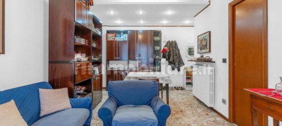 2 bedrooms Apartment in Gorgonzola, Italy No. 348631 2