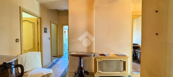 3 bedrooms Apartment in Turin, Italy No. 52393 3