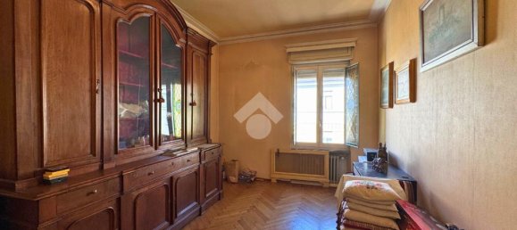 3 bedrooms Apartment in Turin, Italy No. 52393 4