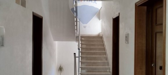 3 Schlafzimmer Wohnung in Modica, Italy, Nr. 380111 8