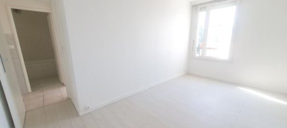 2 bedrooms Apartment in Epinay-sur-Seine, France No. 300225 7