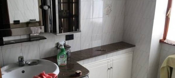 5 rooms Apartment in Rome, Italy No. 16519 5