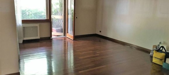 5 rooms Apartment in Rome, Italy No. 16519 12