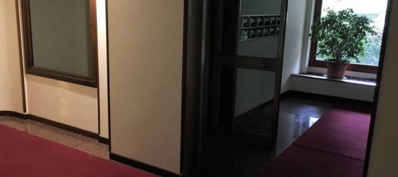 5 rooms Apartment in Rome, Italy No. 16519 28