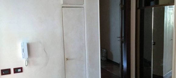 5 rooms Apartment in Rome, Italy No. 16519 9