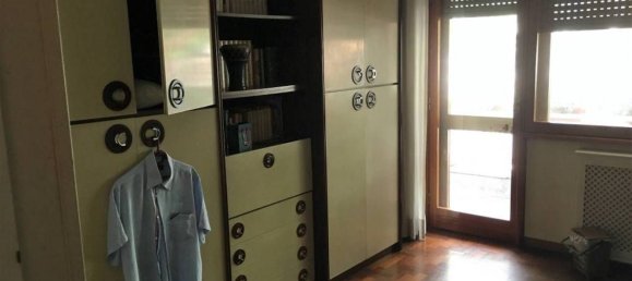 5 rooms Apartment in Rome, Italy No. 16519 6