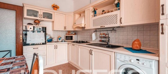 2 rooms Apartment in Genoa, Italy No. 23819 5