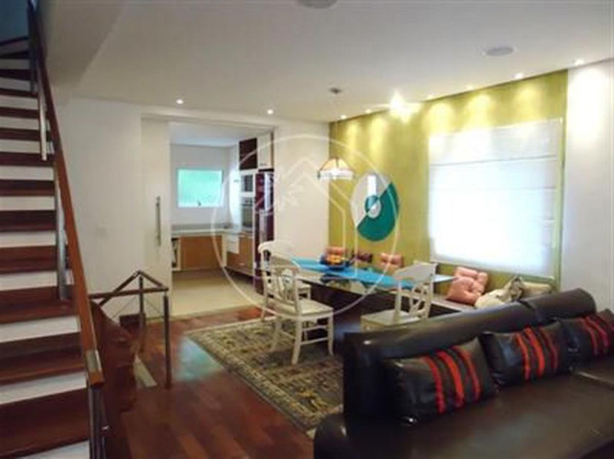 Casa de 4 dormitorios en Sao Paulo, Brazil No. 543386