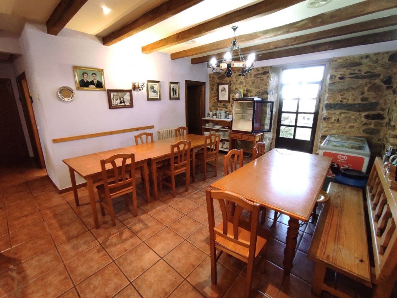 Bâtiment à Luyego, Spain 642m² No. 132013