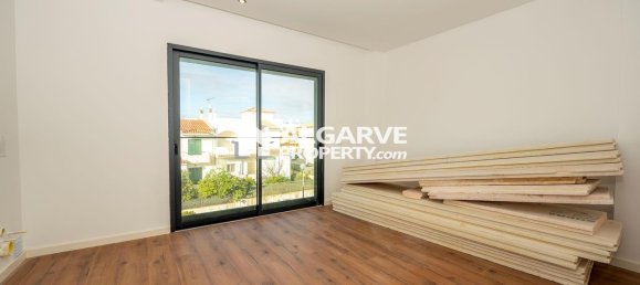 4 Schlafzimmer Haus in Montenegro, Portugal, Nr. 98887 16