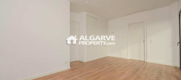 4 Schlafzimmer Haus in Montenegro, Portugal, Nr. 98887 19