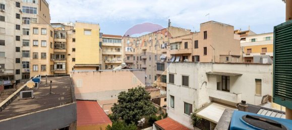 3 bedrooms Apartment in Cagliari, Italy No. 297473 14
