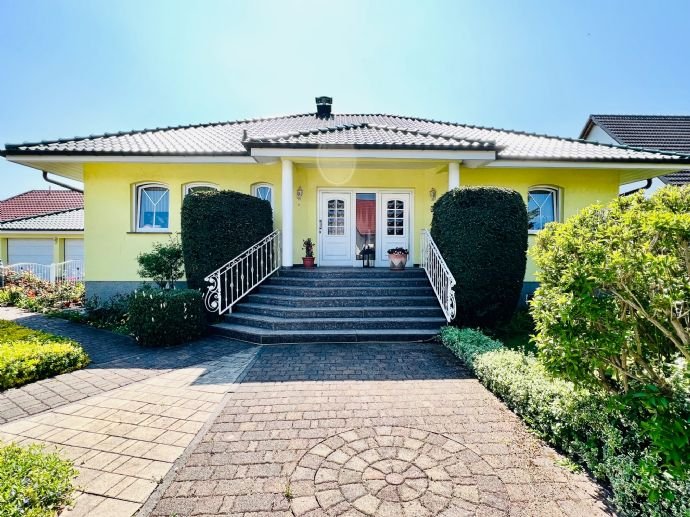 Bungalow de 18 dormitorios en Burgenlandkreis, Germany No. 77390