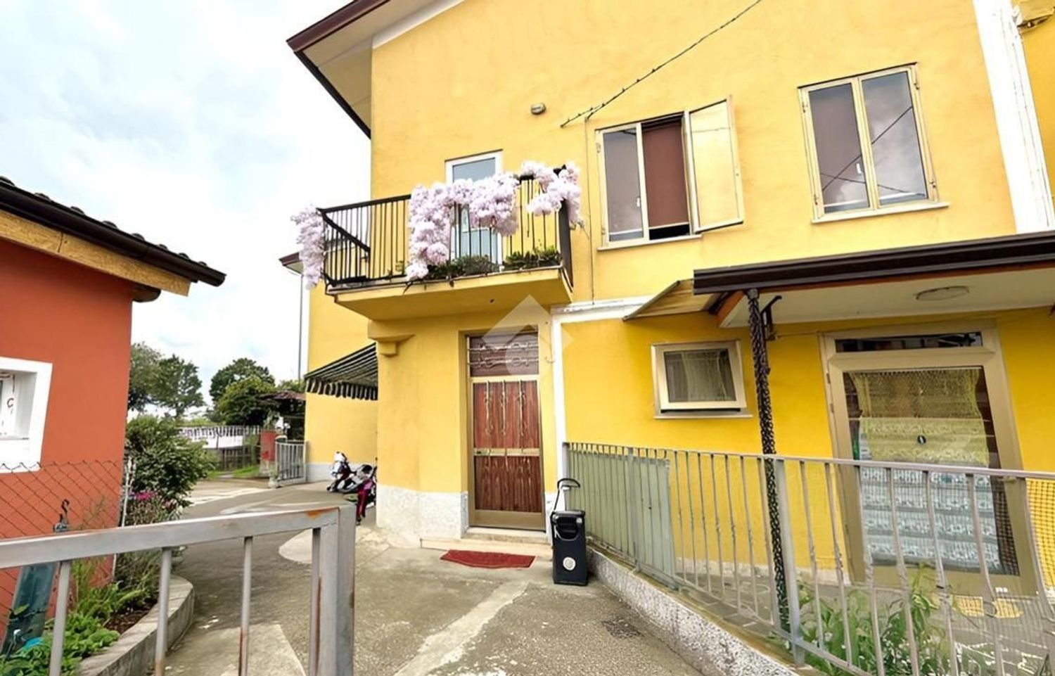 4 غرف نوم منزل في Mirano, Italy رقم 330180