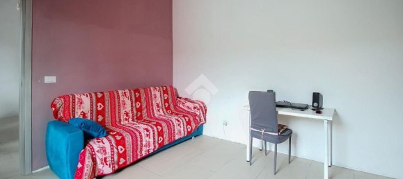 3-salle Appartement à Livorno, Italy No. 278514 10