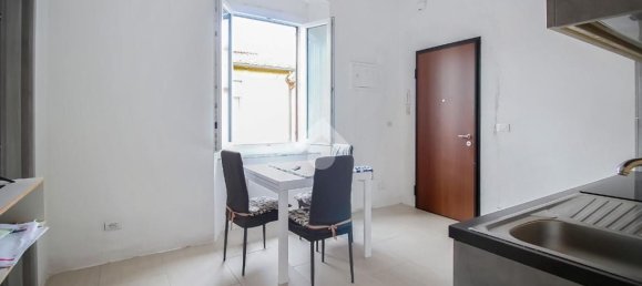 3-salle Appartement à Livorno, Italy No. 278514 2