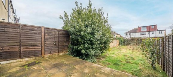 4 bedrooms House in Surbiton, United Kingdom No. 10239 13