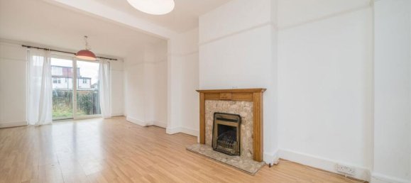 4 bedrooms House in Surbiton, United Kingdom No. 10239 4