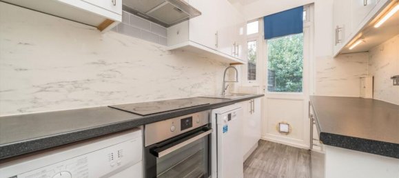 4 bedrooms House in Surbiton, United Kingdom No. 10239 9