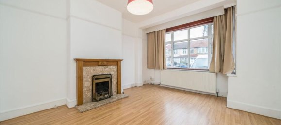 4 bedrooms House in Surbiton, United Kingdom No. 10239 2