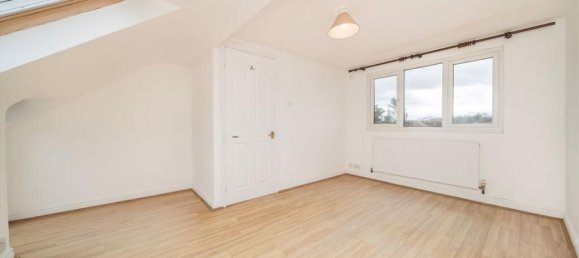 4 bedrooms House in Surbiton, United Kingdom No. 10239 12