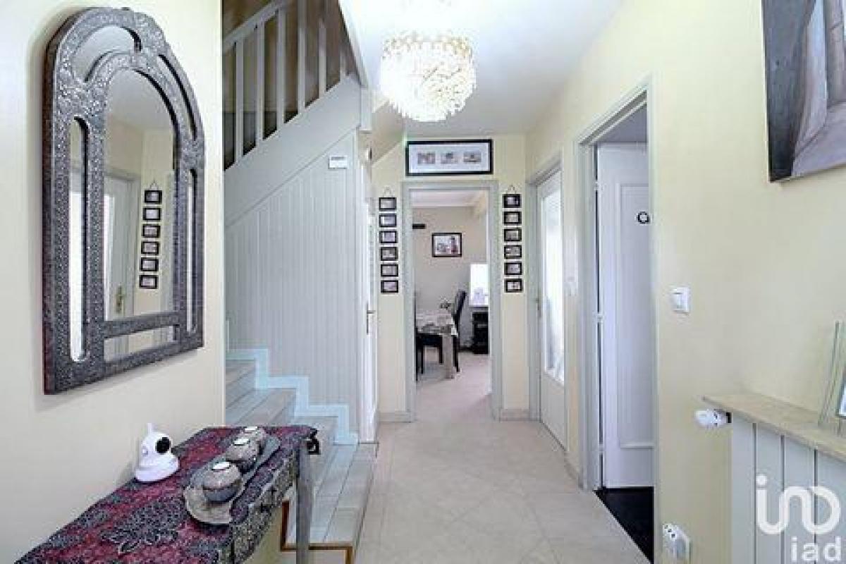 5 chambres Maison à Aubergenville, France No. 28644