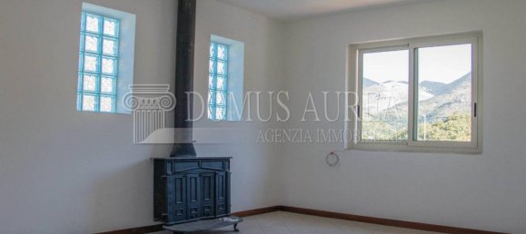 5 rooms Apartment in Itri, Italy No. 153973 9