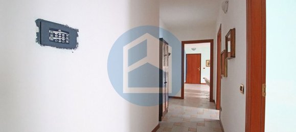 3-salle Appartement à Berzo Inferiore, Italy No. 122291 20